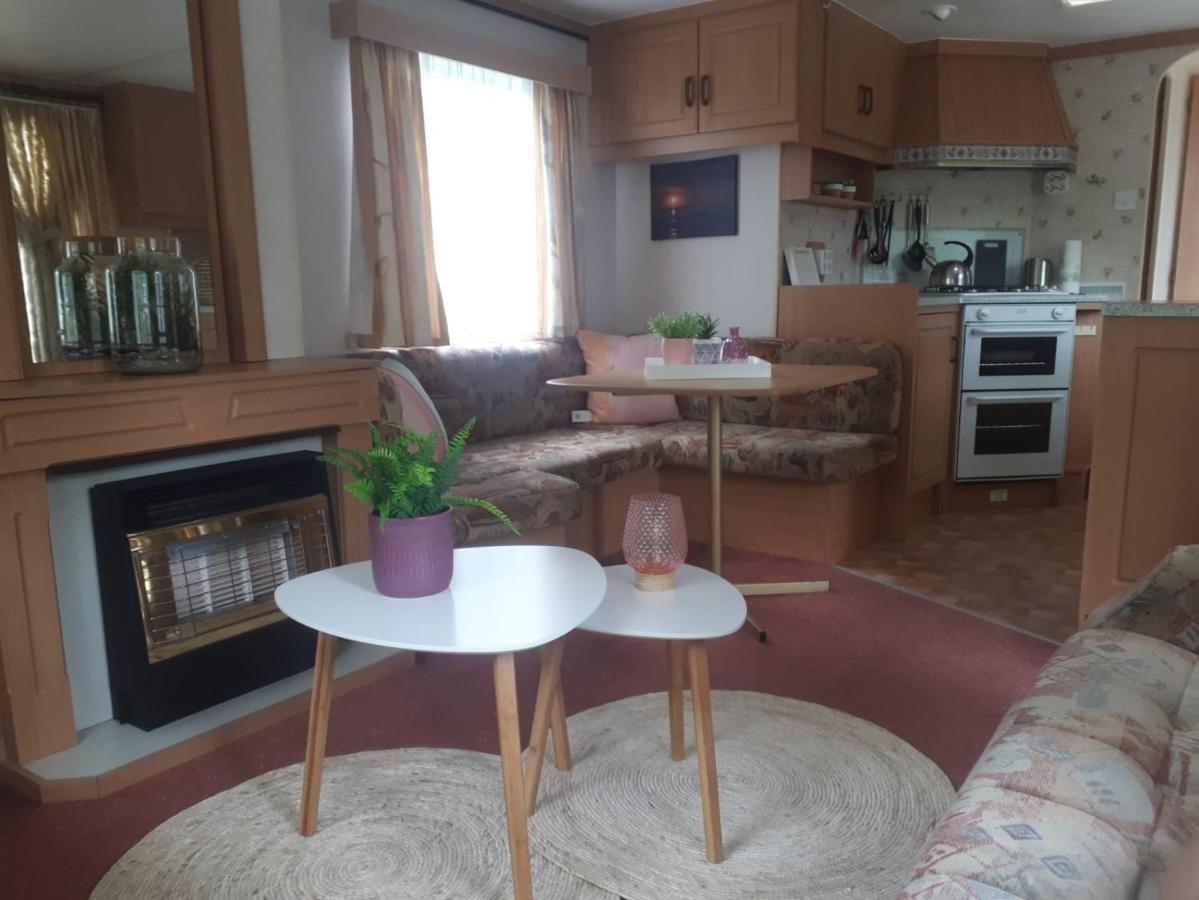 Caravan In Bosrijk Gebied Zuidlaren Exterior foto