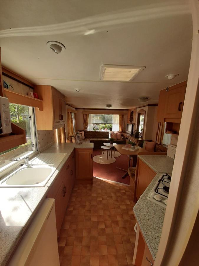 Caravan In Bosrijk Gebied Zuidlaren Exterior foto