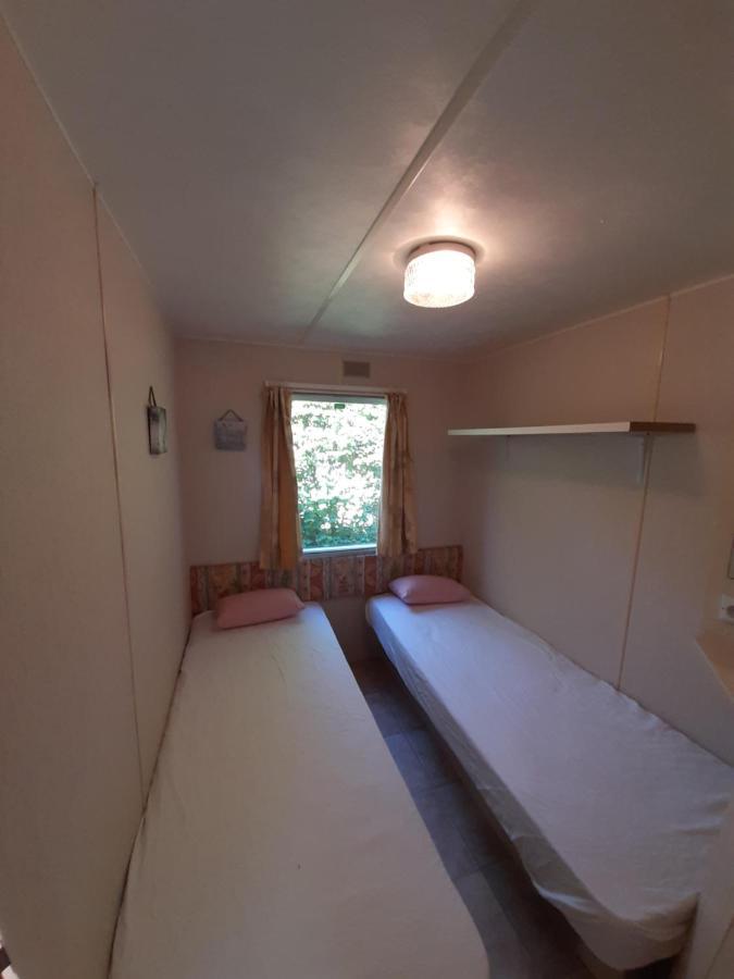 Caravan In Bosrijk Gebied Zuidlaren Exterior foto